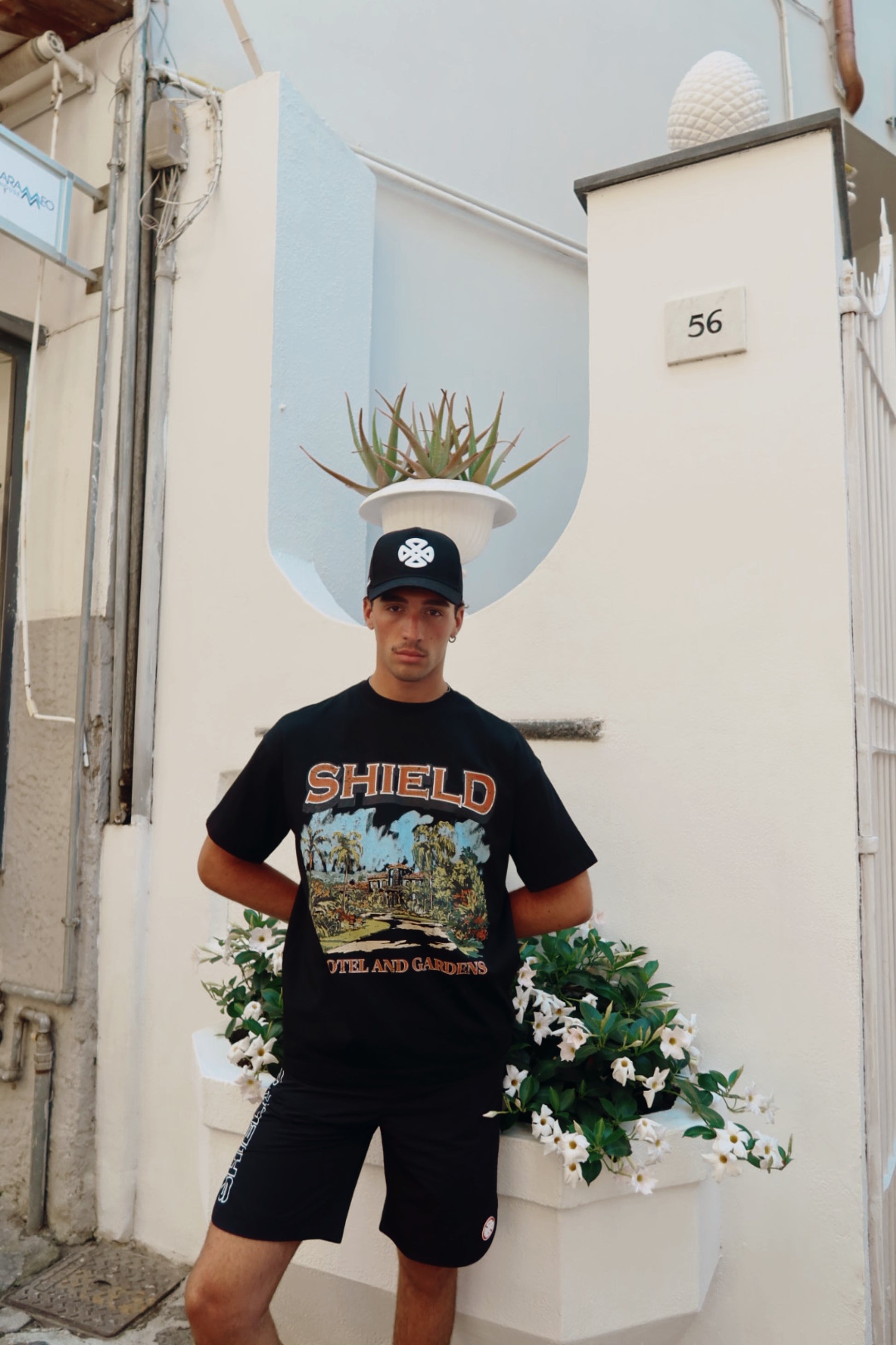 HOTEL & GARDEN TEE 